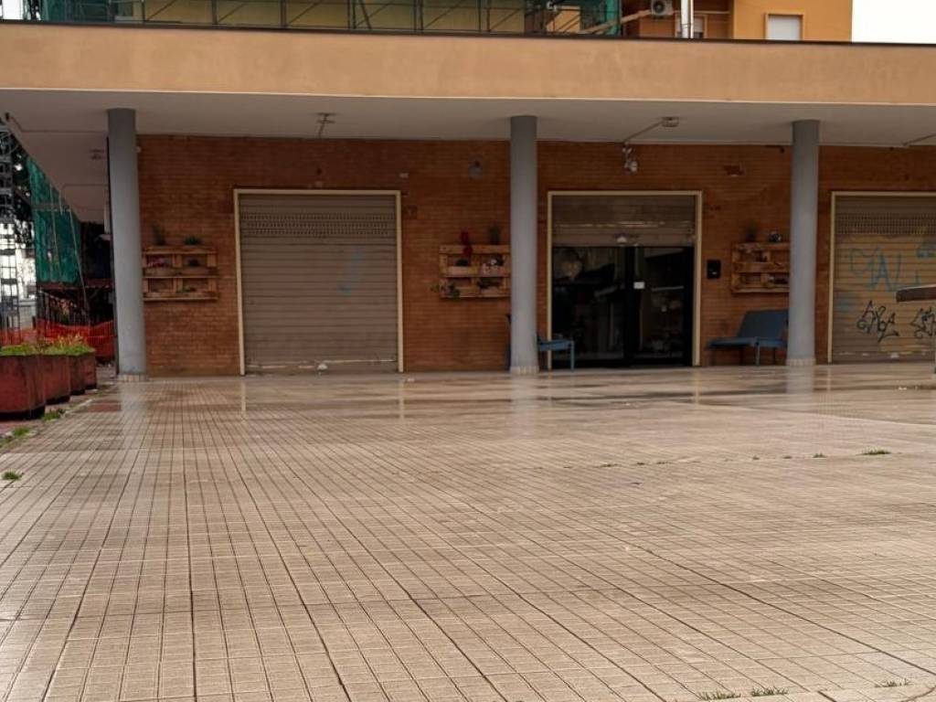 negozio in affitto a Battipaglia