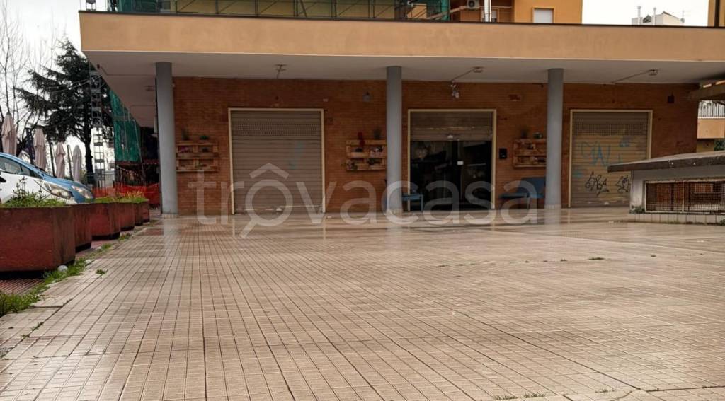 negozio in affitto a Battipaglia