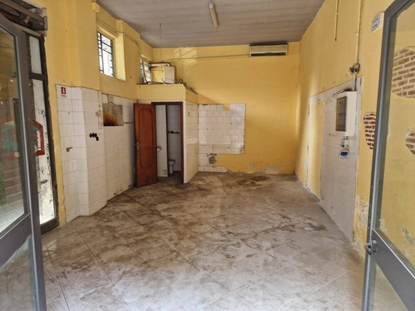 locale commerciale in affitto a Battipaglia