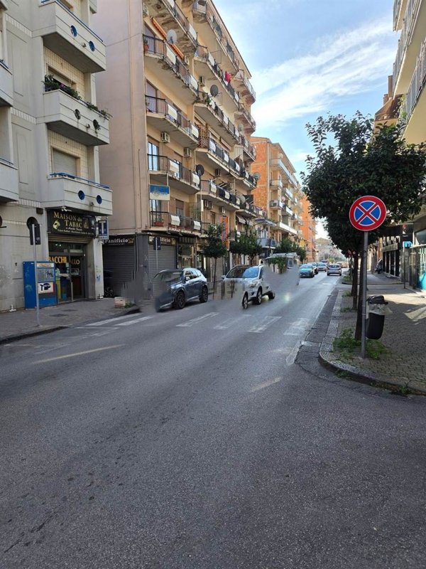 locale commerciale in affitto a Battipaglia in zona Centro Città