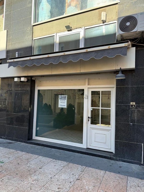 locale commerciale in affitto a Battipaglia