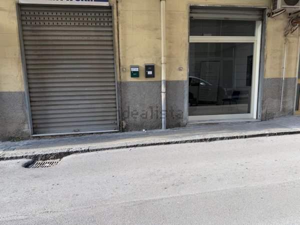 locale commerciale in affitto a Battipaglia
