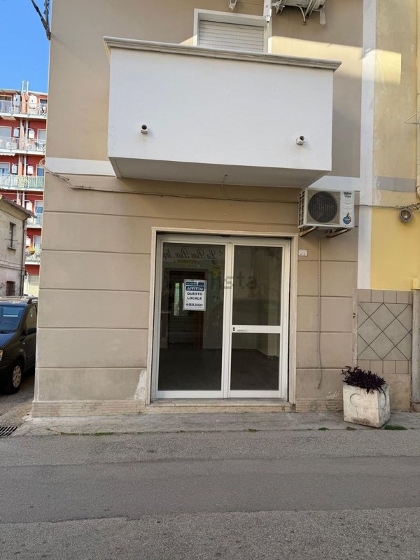 locale commerciale in affitto a Battipaglia