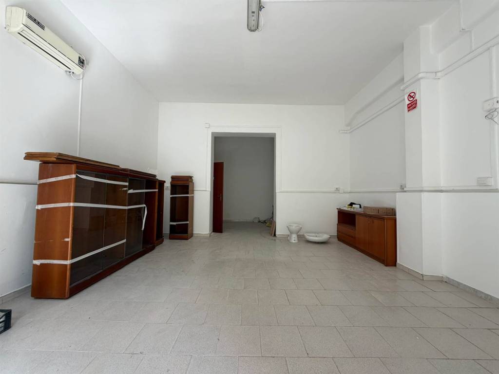 locale commerciale in affitto a Battipaglia in zona Centro Città
