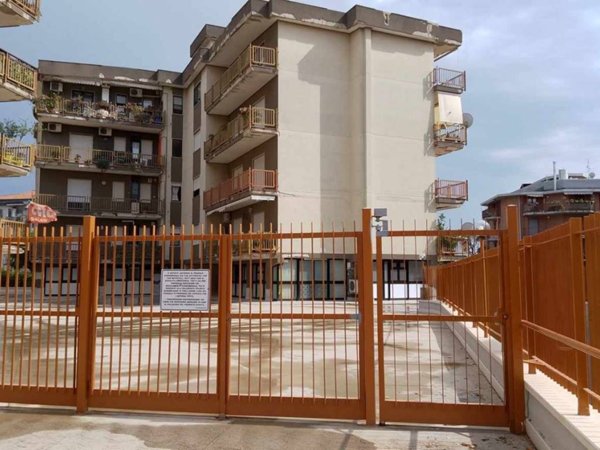 negozio in affitto a Battipaglia in zona Turco