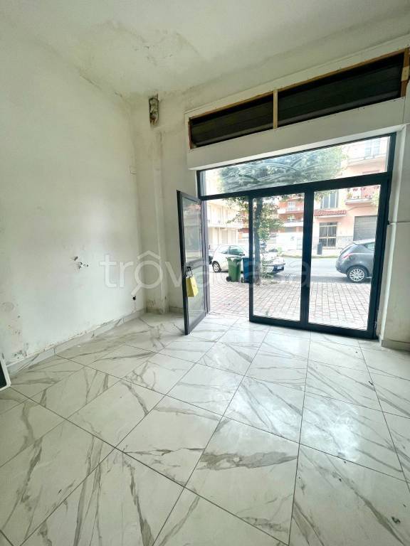 locale commerciale in affitto a Battipaglia