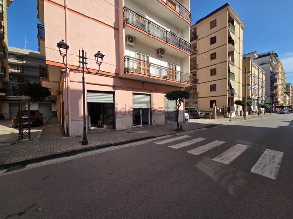 locale commerciale in affitto a Battipaglia in zona Centro Città