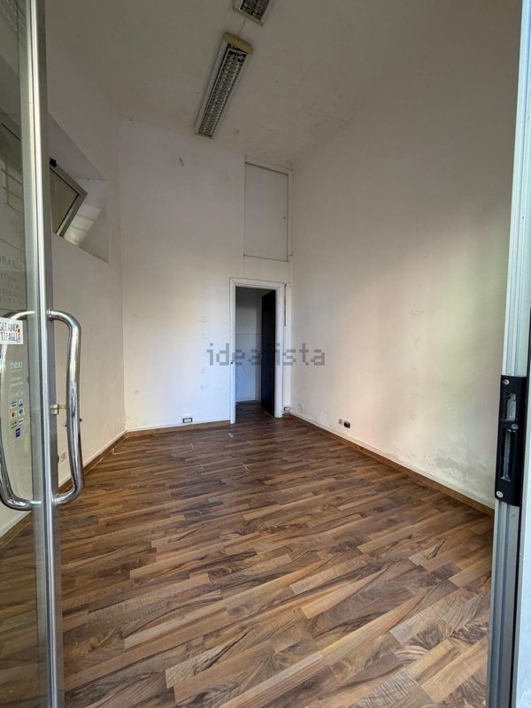 locale commerciale in affitto a Battipaglia