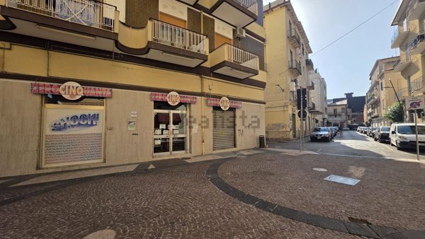 locale commerciale in affitto a Battipaglia in zona Centro Città