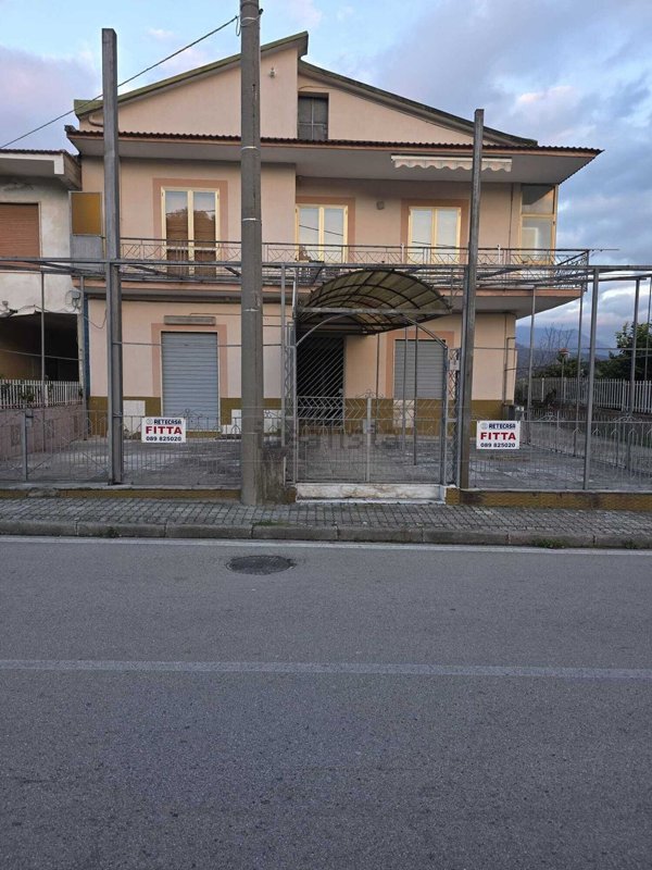 locale commerciale in affitto a Bracigliano in zona San Nazario