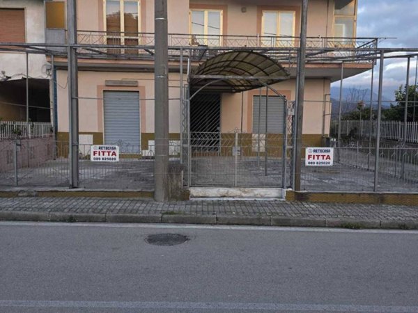 negozio in affitto a Bracigliano