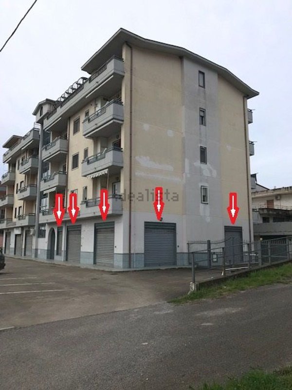 locale commerciale in affitto a Campagna