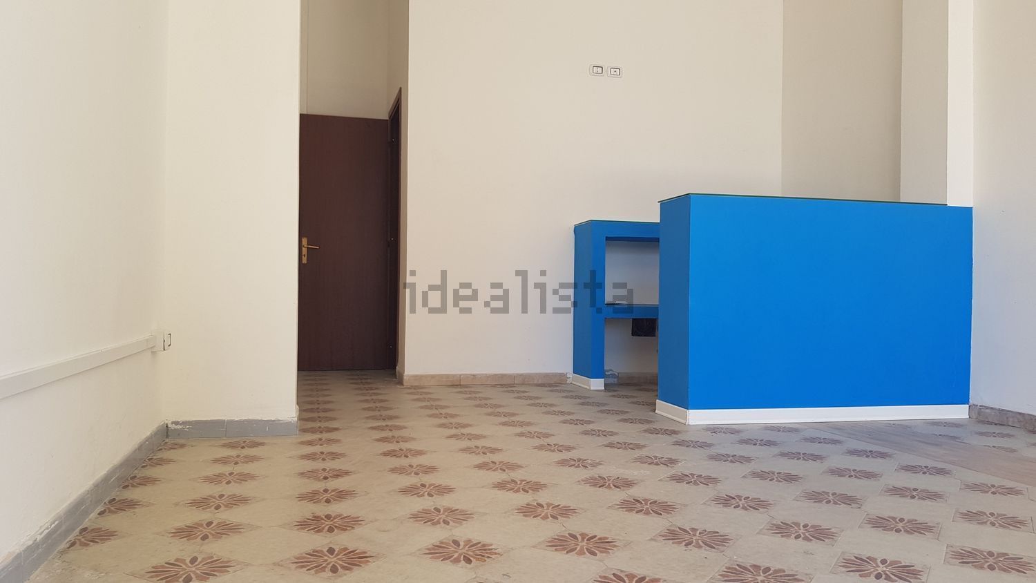 locale commerciale in affitto a Campagna
