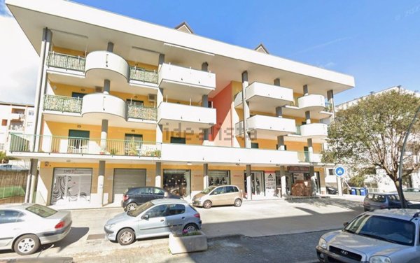 locale commerciale in affitto a Campagna