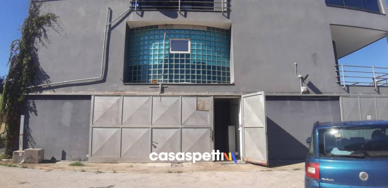 locale commerciale in affitto a Capaccio Paestum
