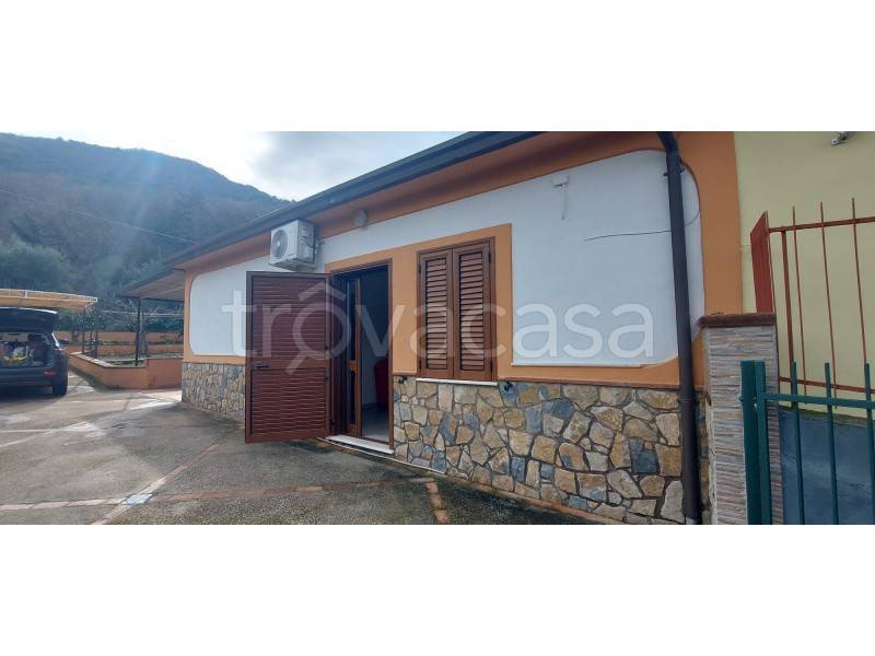 casa indipendente in affitto a Capaccio Paestum in zona Vuccolo Maiorano.