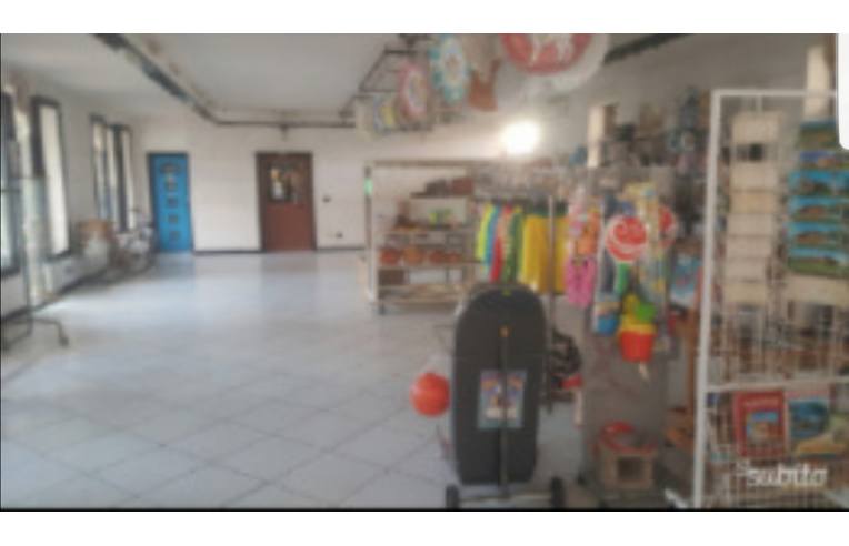 locale commerciale in affitto a Capaccio Paestum