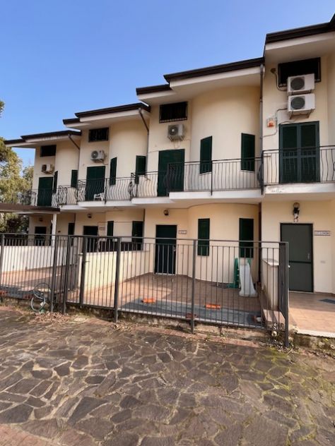 casa indipendente in affitto a Capaccio Paestum in zona Laura