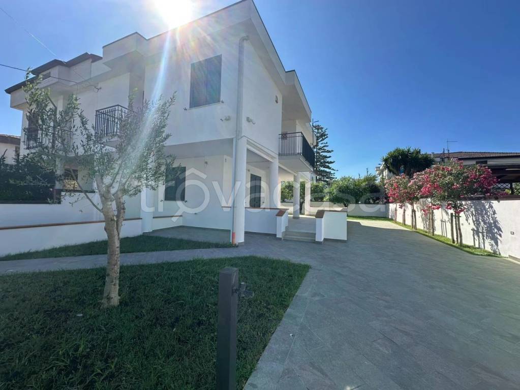 casa indipendente in affitto a Capaccio Paestum in zona Laura