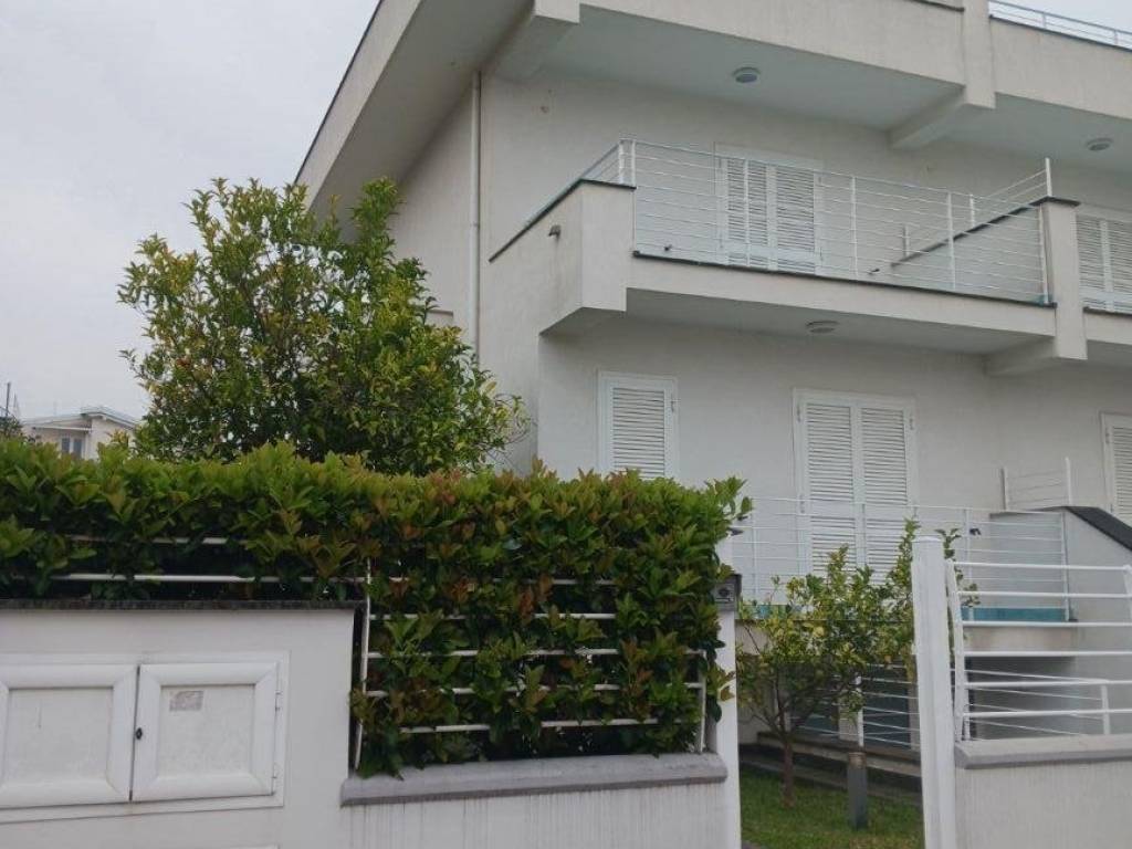 casa indipendente in affitto a Capaccio Paestum in zona Torre/Licinella