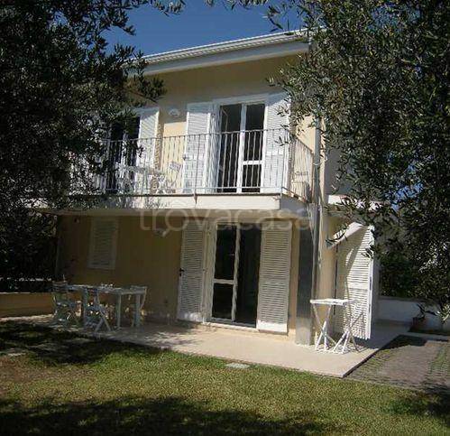 casa indipendente in affitto a Capaccio Paestum in zona Torre/Licinella