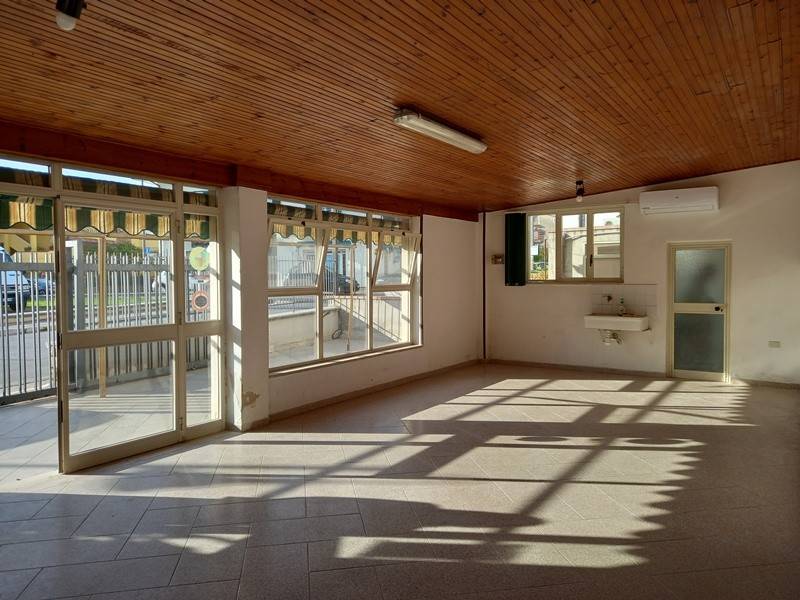 negozio in affitto a Castellabate in zona Santa Maria