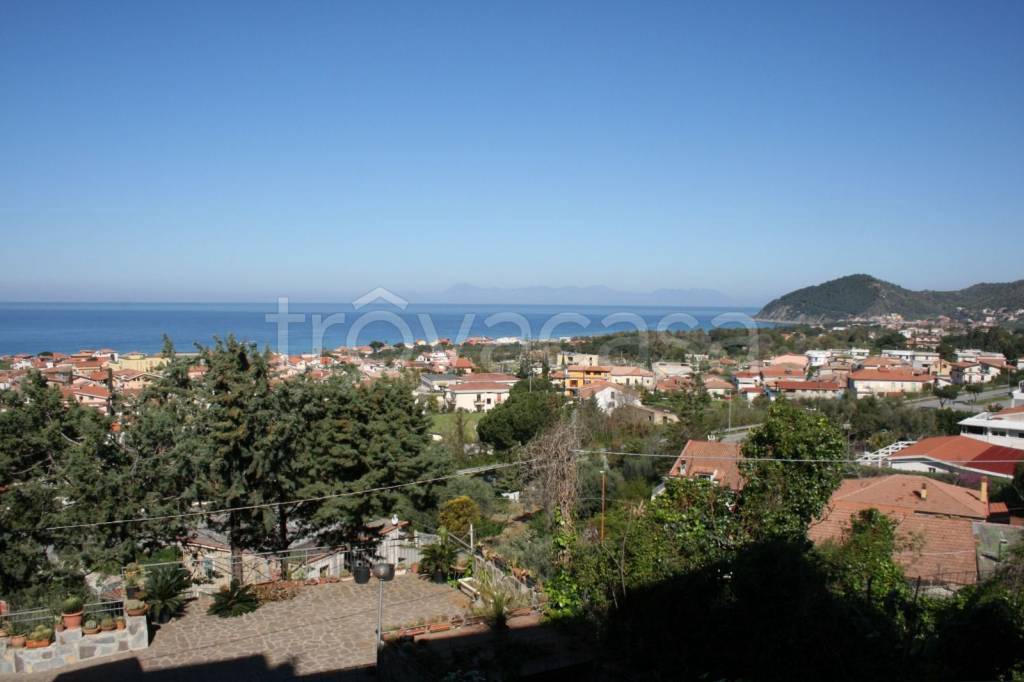 appartamento in affitto a Castellabate in zona Santa Maria