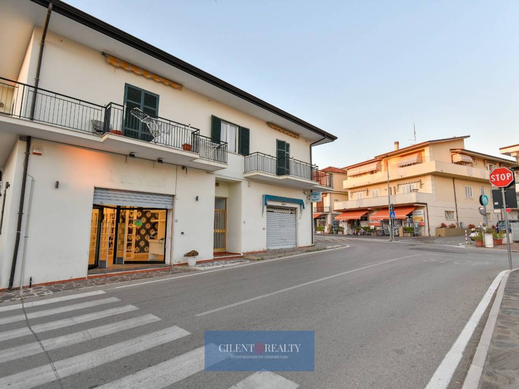 negozio in affitto a Castellabate in zona Santa Maria