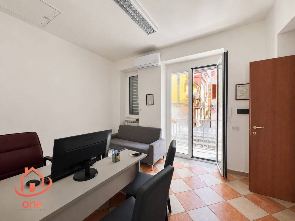ufficio in affitto a Castellabate in zona Santa Maria