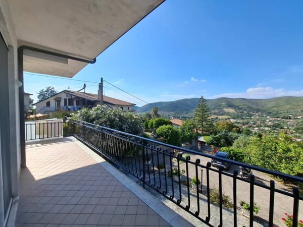 appartamento in affitto a Castellabate in zona Santa Maria