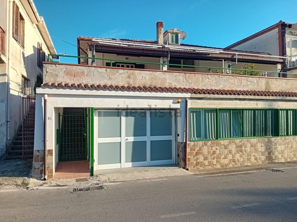 locale commerciale in affitto a Castellabate in zona Santa Maria