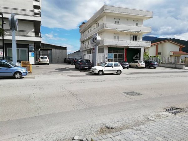 locale commerciale in affitto a Castel San Giorgio