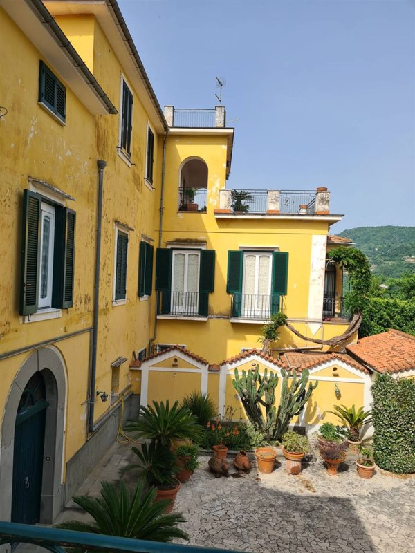 appartamento in affitto a Cava de' Tirreni in zona Castagneto / Corpo di Cava