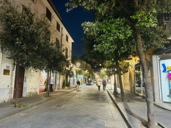 locale commerciale in affitto a Cava de' Tirreni
