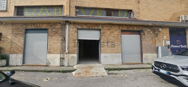 locale commerciale in affitto a Cava de' Tirreni