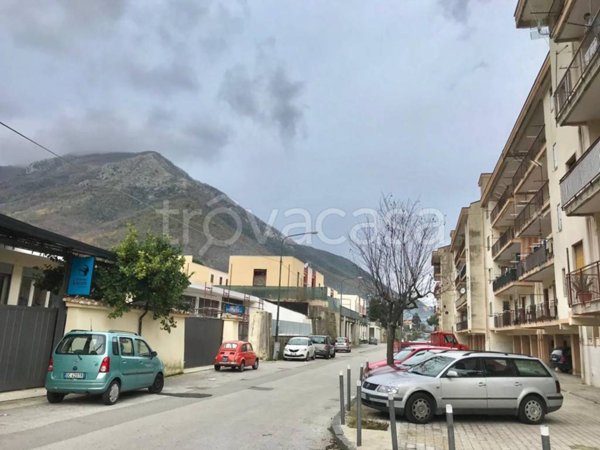 negozio in affitto a Cava de' Tirreni in zona Santa Maria del Rovo
