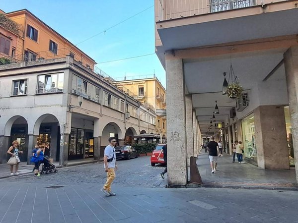 negozio in affitto a Cava de' Tirreni