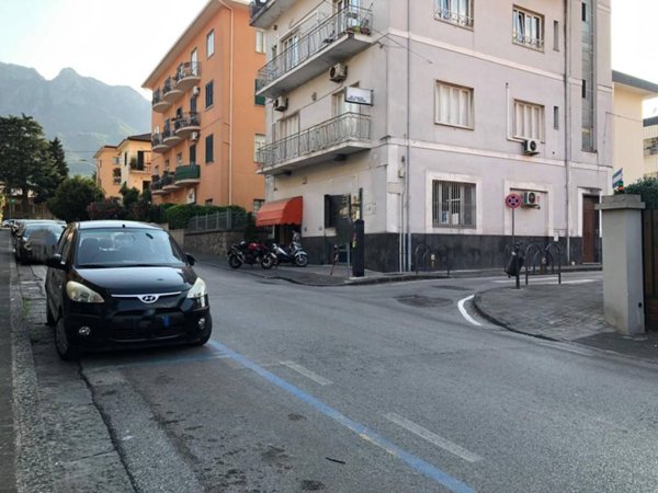 negozio in affitto a Cava de' Tirreni in zona Centro Storico / Scacciaventi
