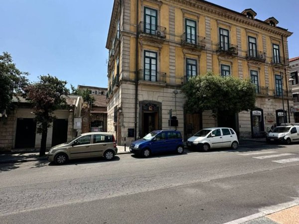 negozio in affitto a Cava de' Tirreni