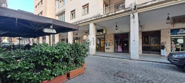 locale commerciale in affitto a Cava de' Tirreni