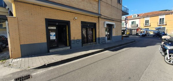 locale commerciale in affitto a Cava de' Tirreni