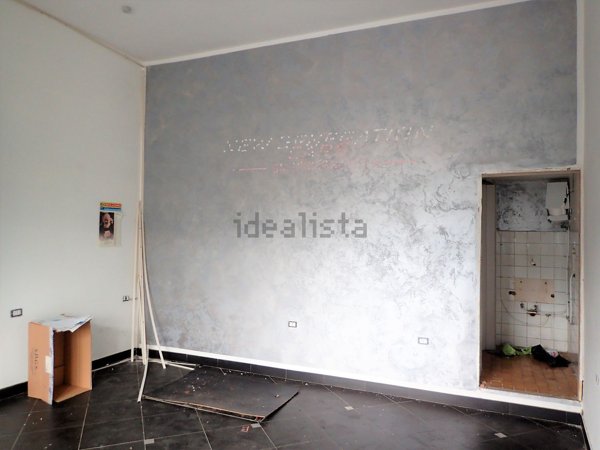 locale commerciale in affitto a Cava de' Tirreni