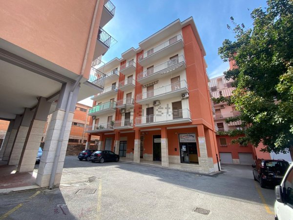 negozio in affitto a Cava de' Tirreni