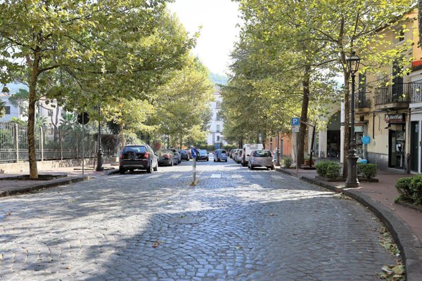 locale commerciale in affitto a Cava de' Tirreni