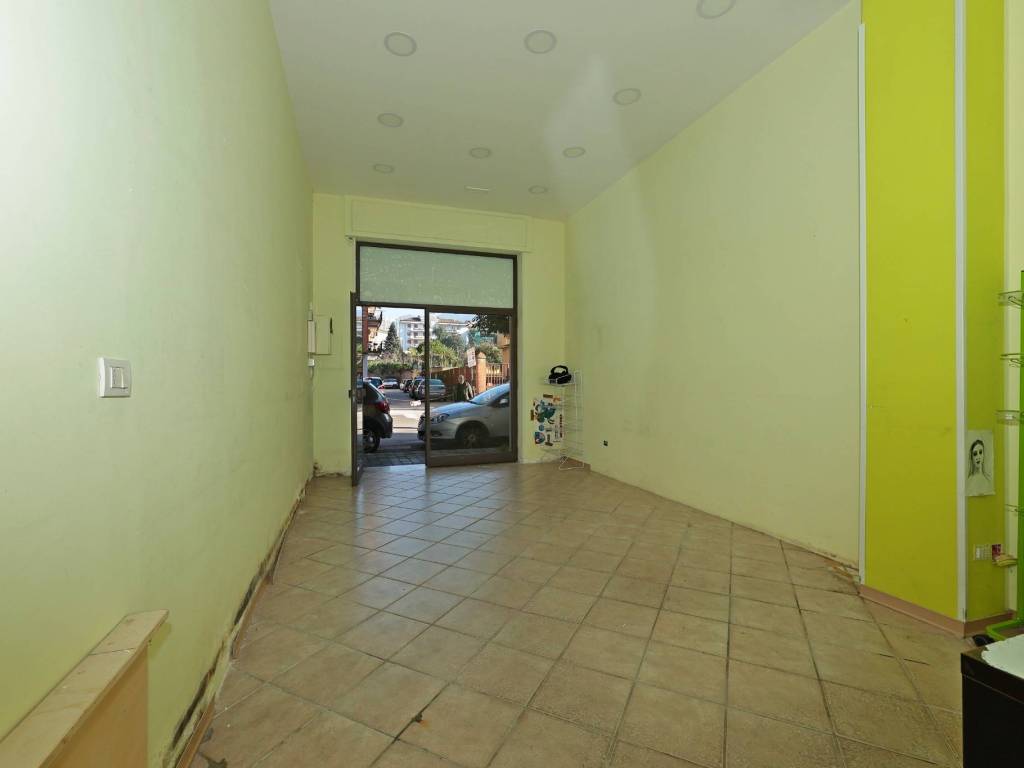 negozio in affitto a Cava de' Tirreni