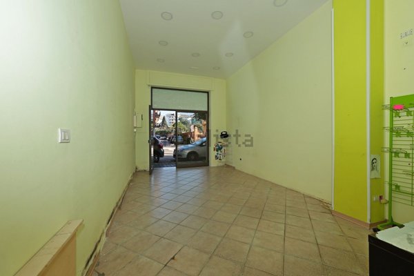 locale commerciale in affitto a Cava de' Tirreni