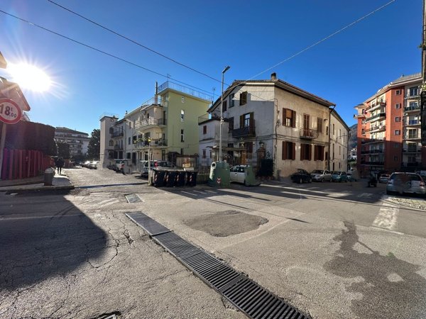 locale commerciale in affitto a Cava de' Tirreni