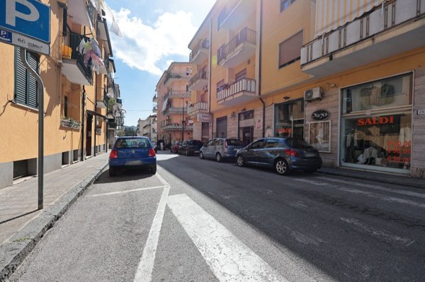 locale commerciale in affitto a Cava de' Tirreni