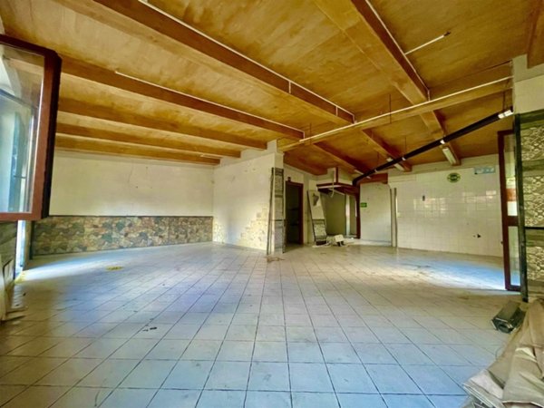 negozio in affitto a Cava de' Tirreni