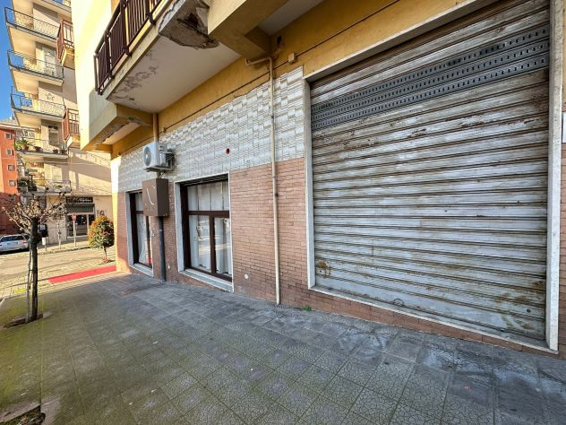 locale commerciale in affitto a Cava de' Tirreni